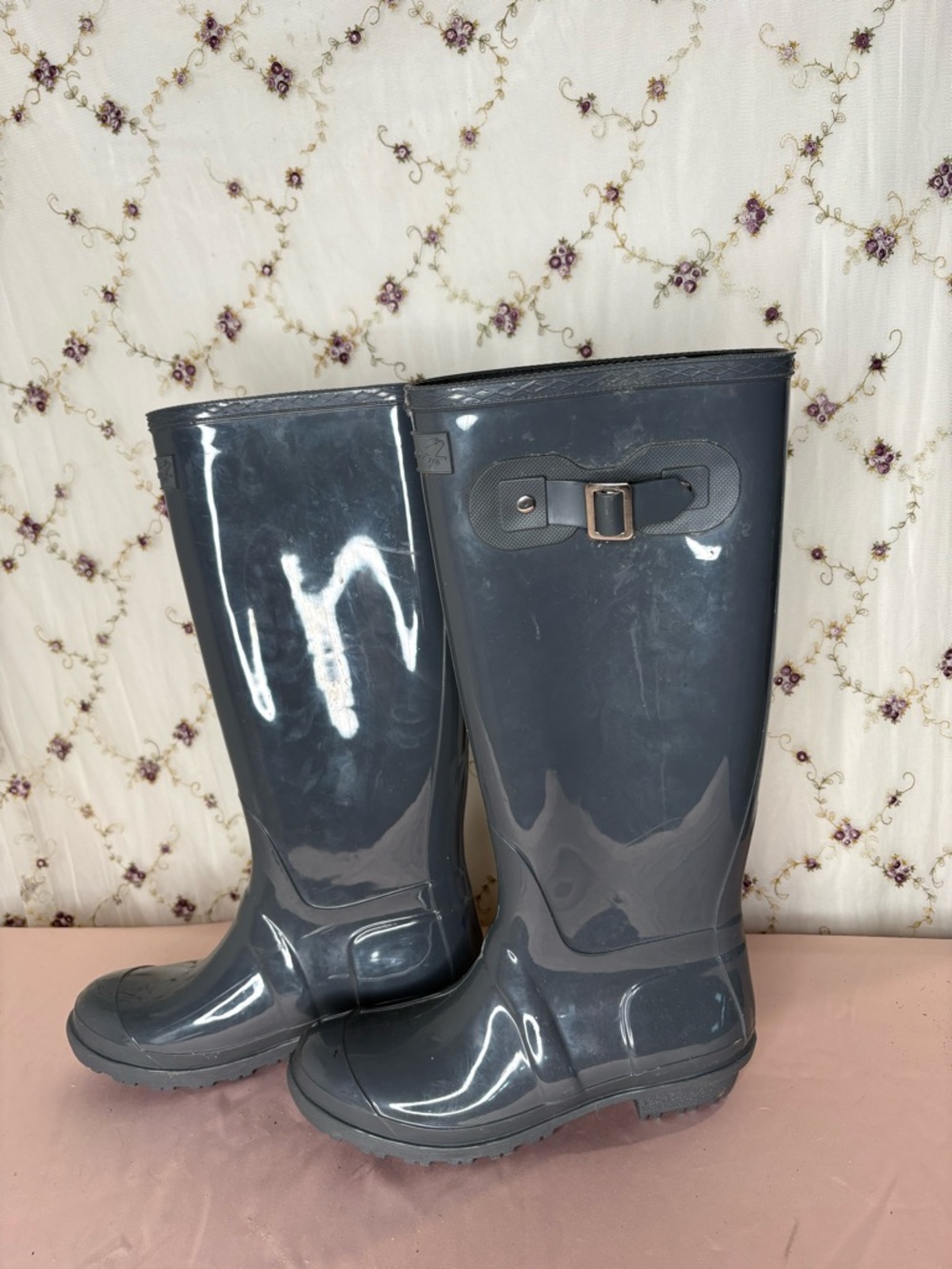 Seven7 Glossy Charcoal Gray Knee-High Rain Boots with Buckle